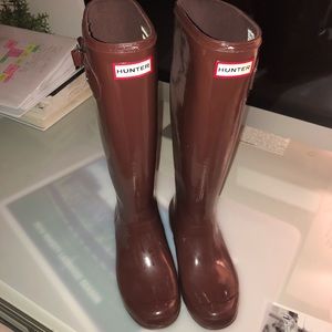 Hunter Women’s Original Glossy Rain Boots: Brown